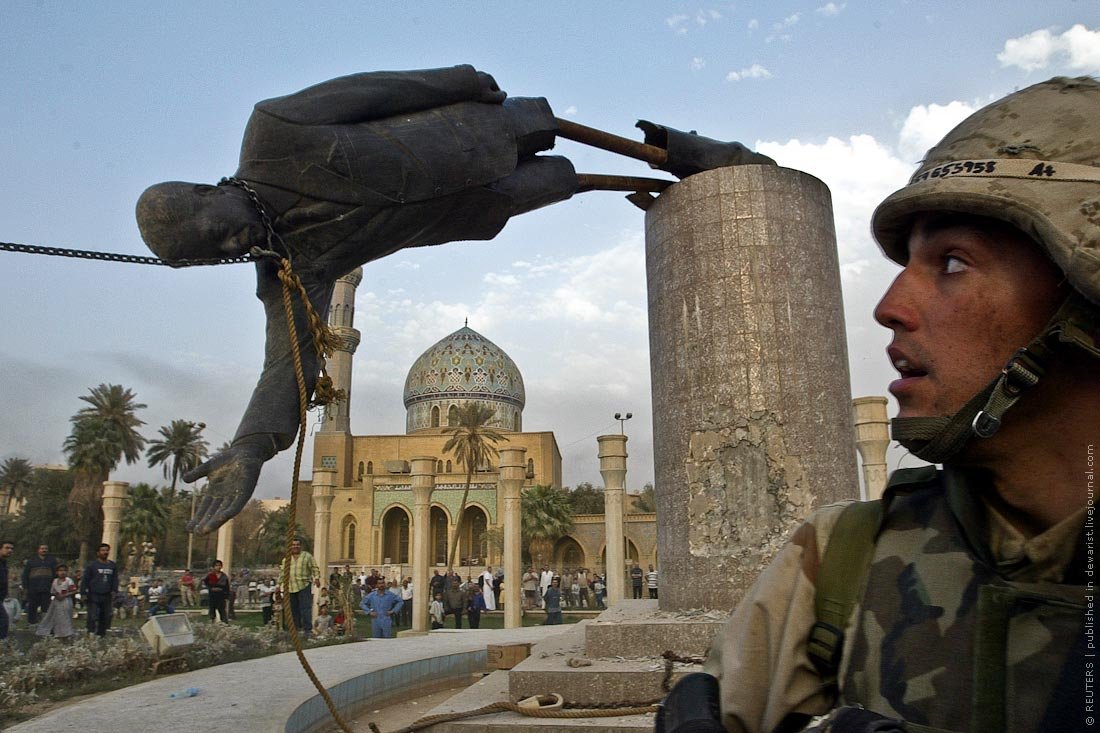 свержение памятника Саддаму Хусейну